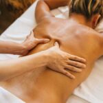 Em Natal (RN), mulheres descobrem os benefícios da massagem tântrica para o equilíbrio físico, menta...