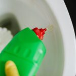 Como desentupir vaso sanitário com detergente: Veja o passo a passo